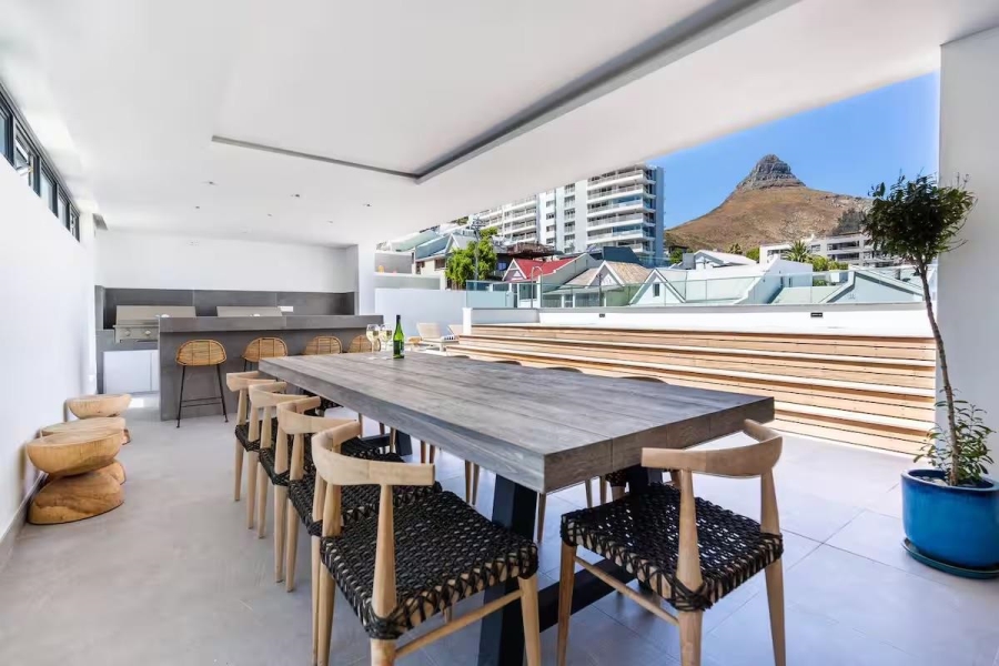 2 Bedroom Property for Sale in Sea Point Western Cape